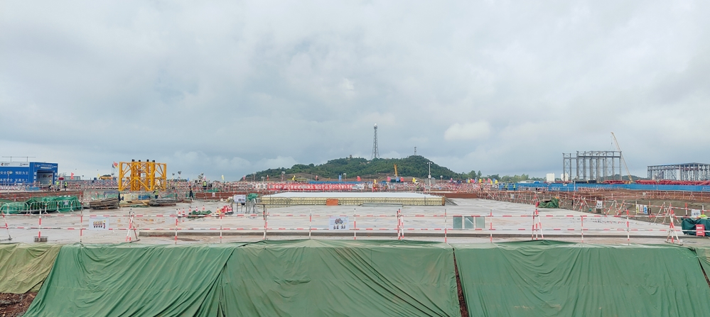 3.基坑边坡采用三防布进行覆盖保护