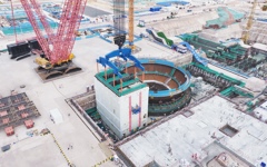 广西白龙核电1号机组核岛首个大型结构模块一次性精准就位